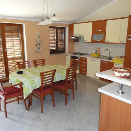 Cozy Apartments&rooms Pavićini 3*