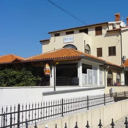 Pensjonat Cozy Apartments&rooms Pavićini 3*