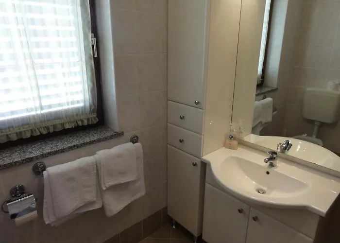 Cozy And Pavicini Segotici