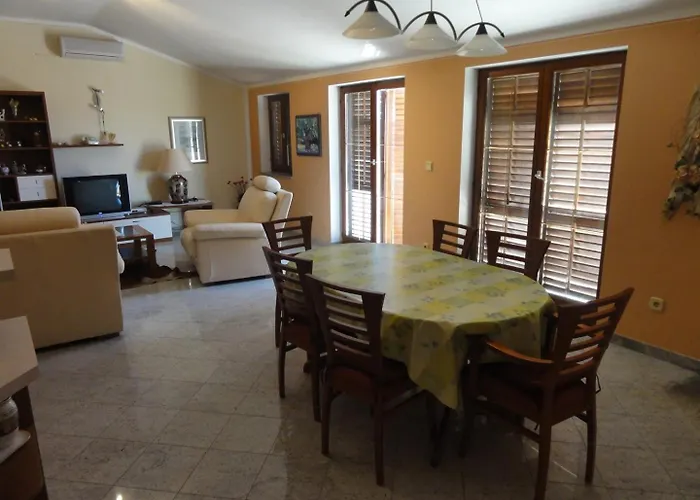 Cozy And Pavicini 招待所