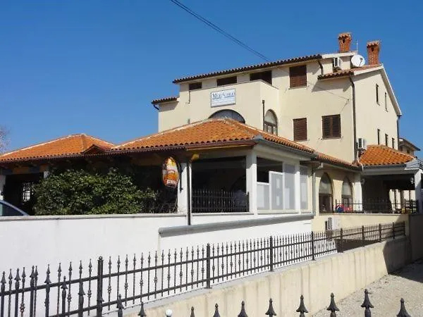 Gostinjska kuća Cozy And Pavicini 3*